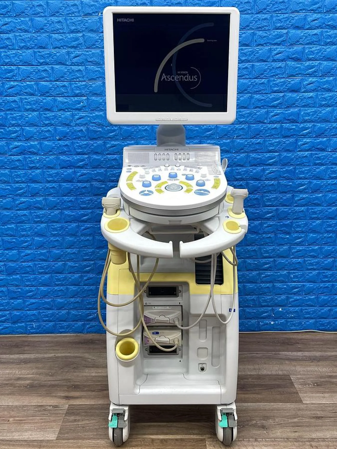 Hitachi HI VISION Ascendus Ultrasound YOM: 2016 - 2