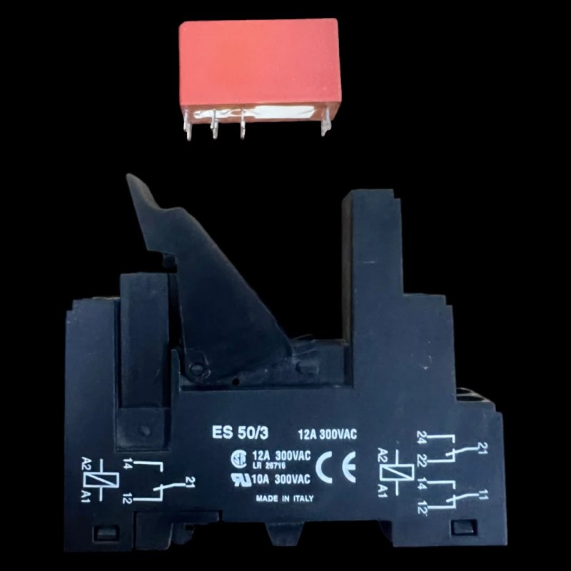 Schrack Relais RT424024 mit Sockel ES 50/3 – Relaisfassung | Relay Socket | Art.-Nr. ES50/3