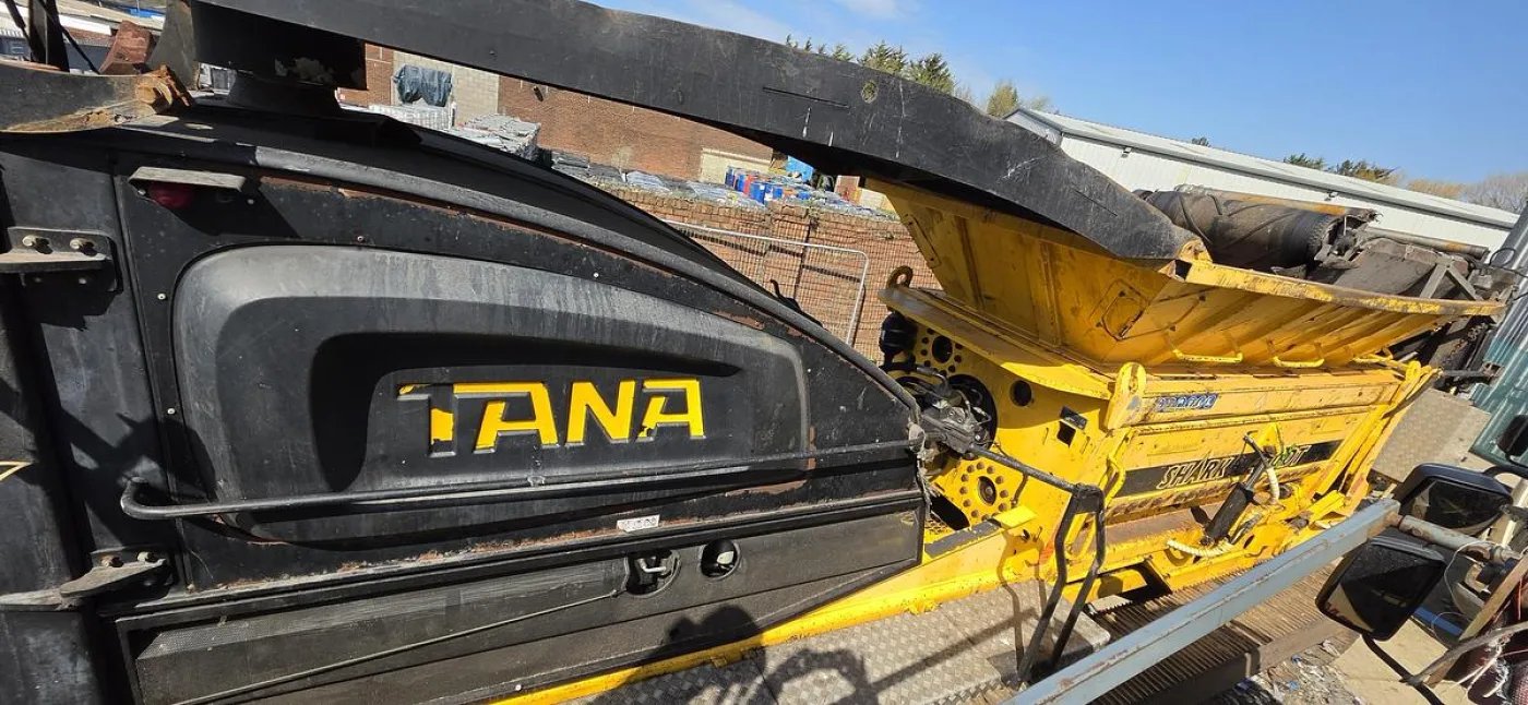 2015 TANA Shark 440DT Eco Slow-Speed Shredder - 8