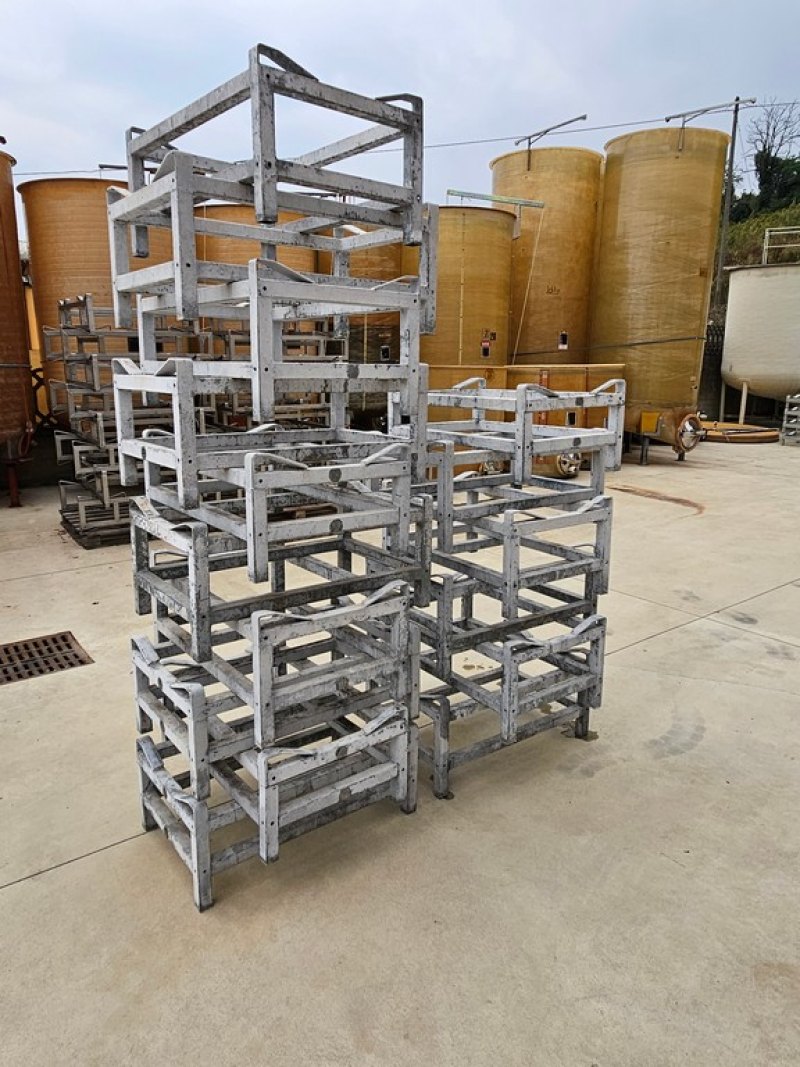 SINGLE SUPPORTS FOR TONNEAUX IN GALAVANIZED IRON, SECOND-HAND EQUIPMENT