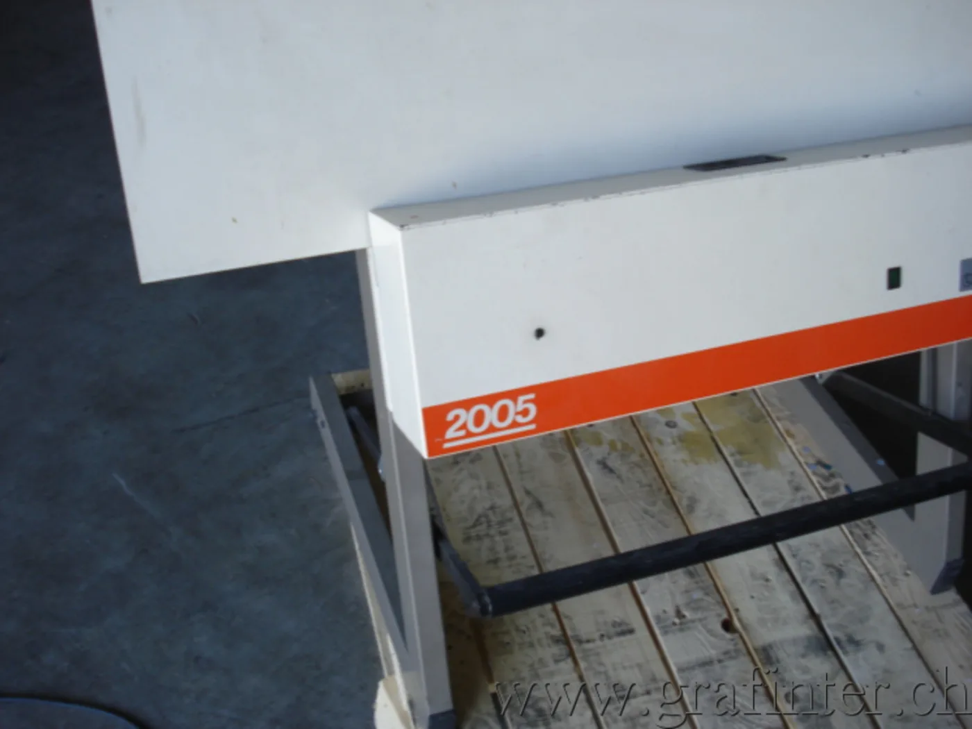 PERFORATRICE POUR PLAQUES OFFSET - 4