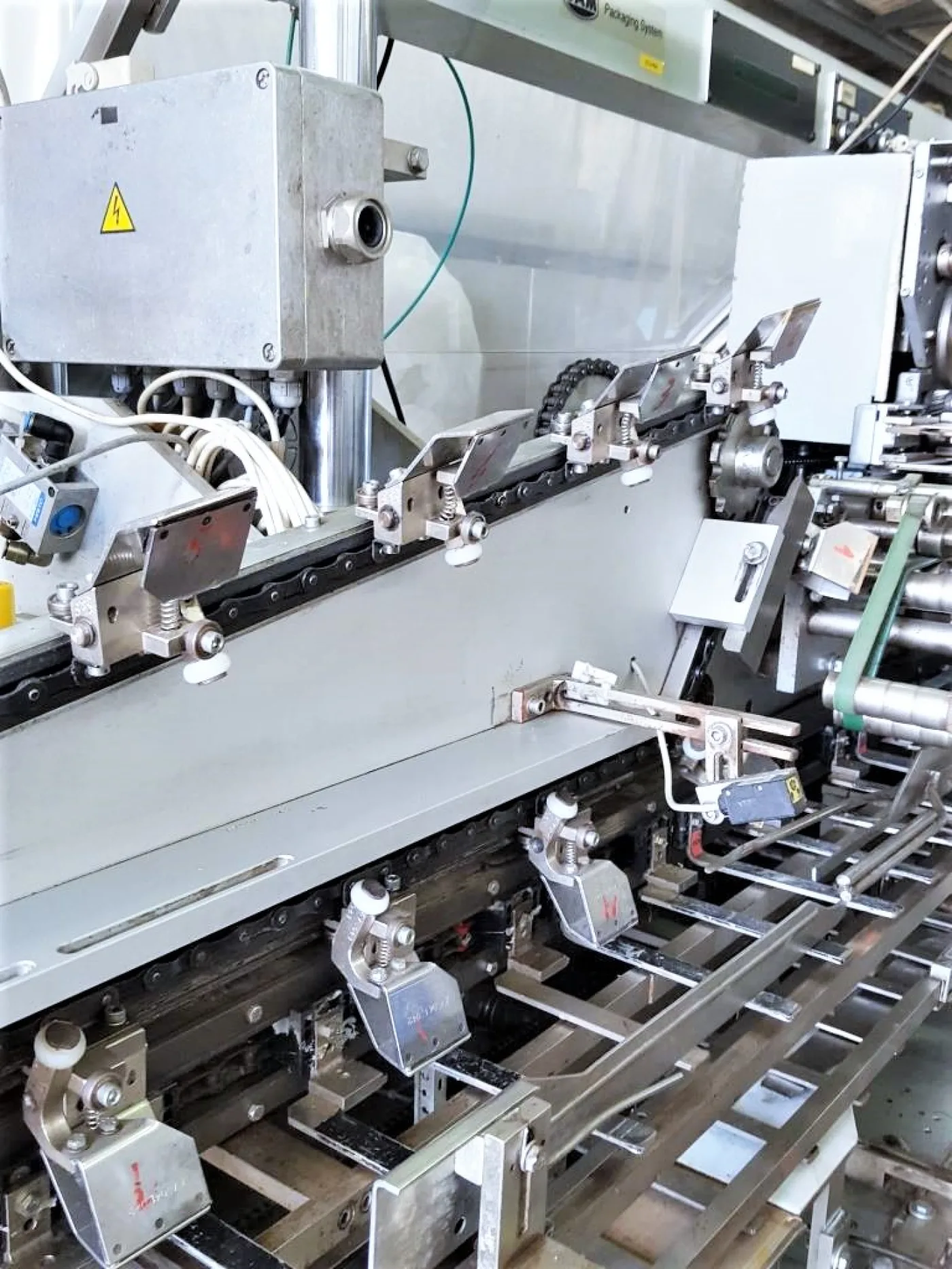 ASTUCCIATRICE VERTICALE AUTOMATICA – CAM MOD. AVC - 4