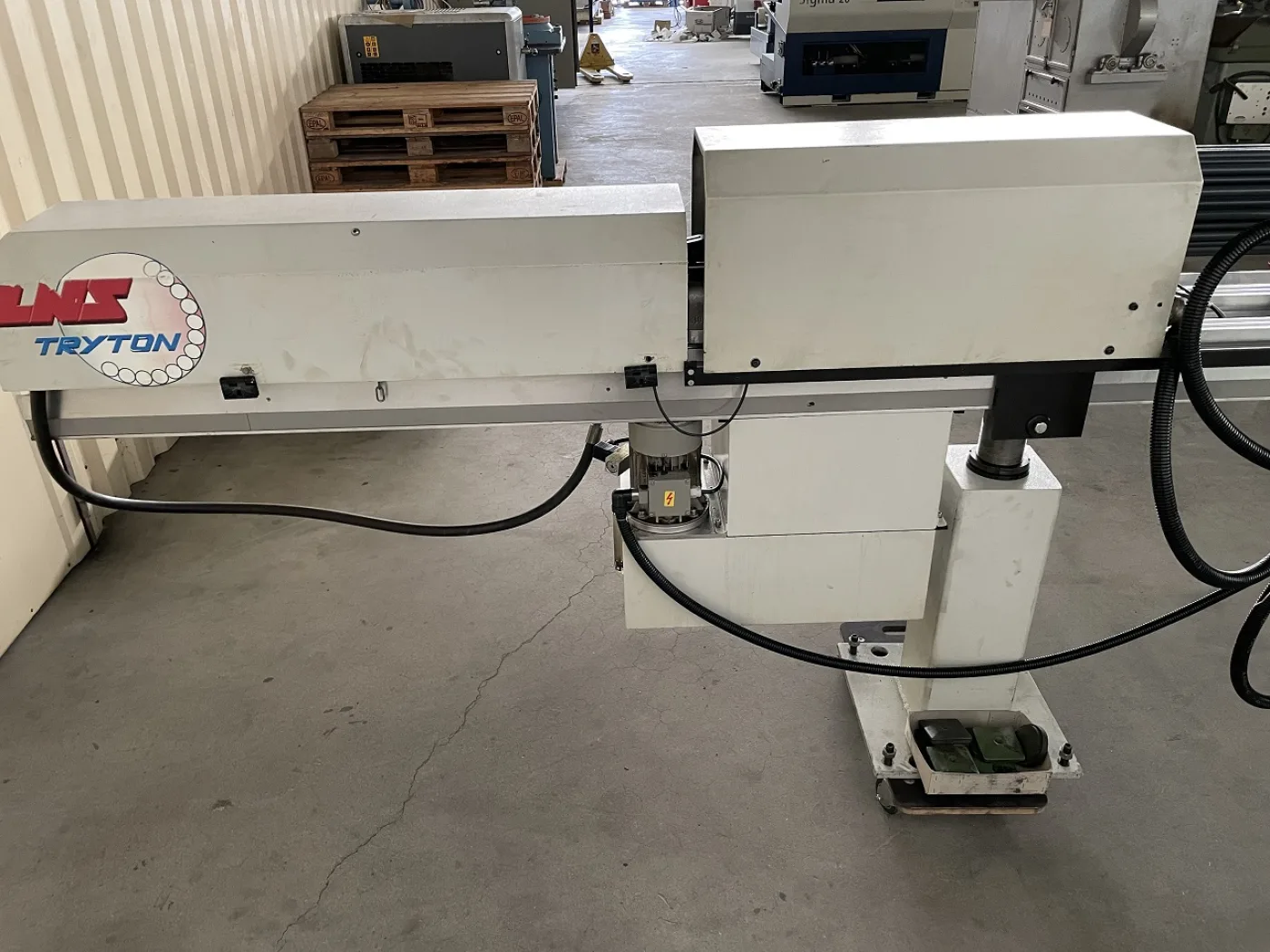 RAVITAILLEUR LNS TRYTON SST 5 - 4