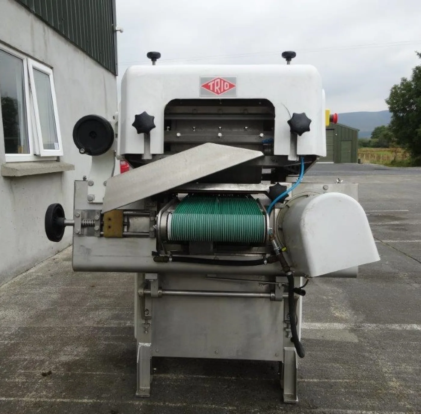 Trio FDS 104 Skinning Machine - 2