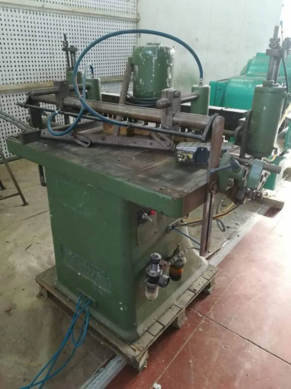 FORATRICE MULTIPLA A 24 MANDRINI