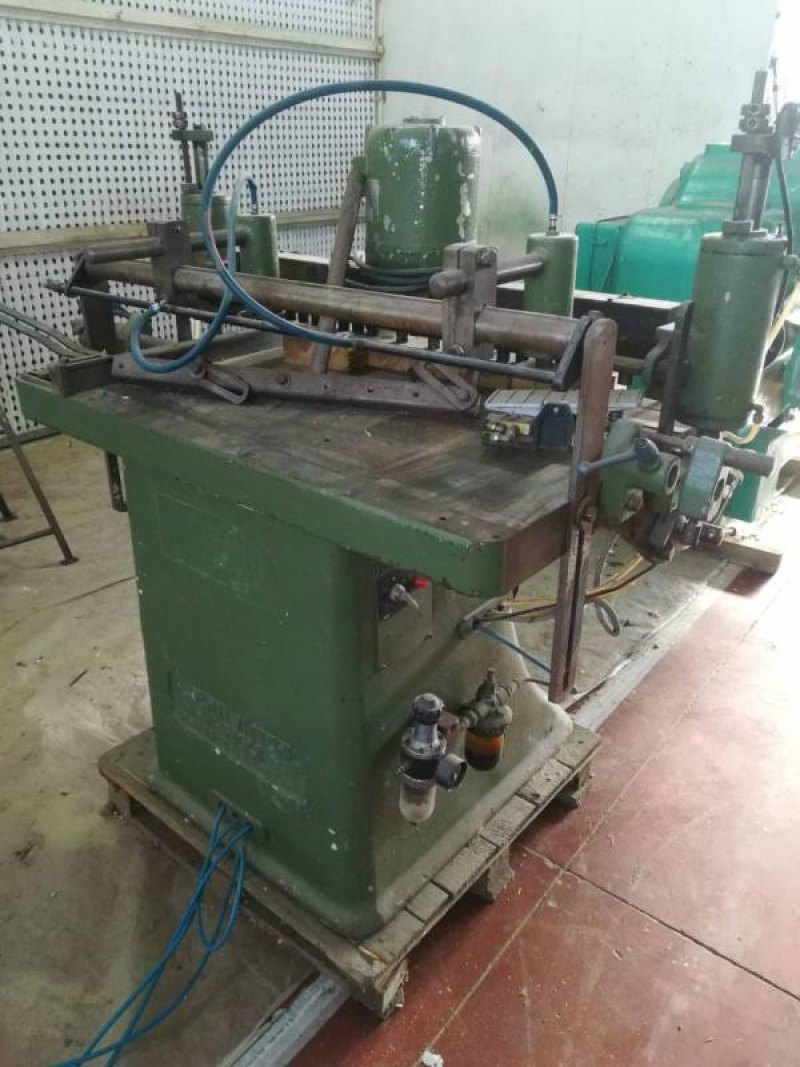 FORATRICE MULTIPLA A 24 MANDRINI