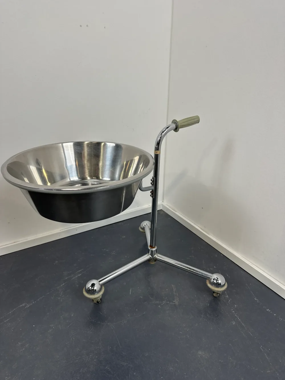 Maquet Abwurfschale Schüsselfahrwagen