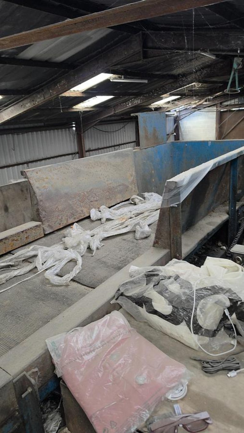 Aires Ken Mills Picking Station W/Twin Ram Baler