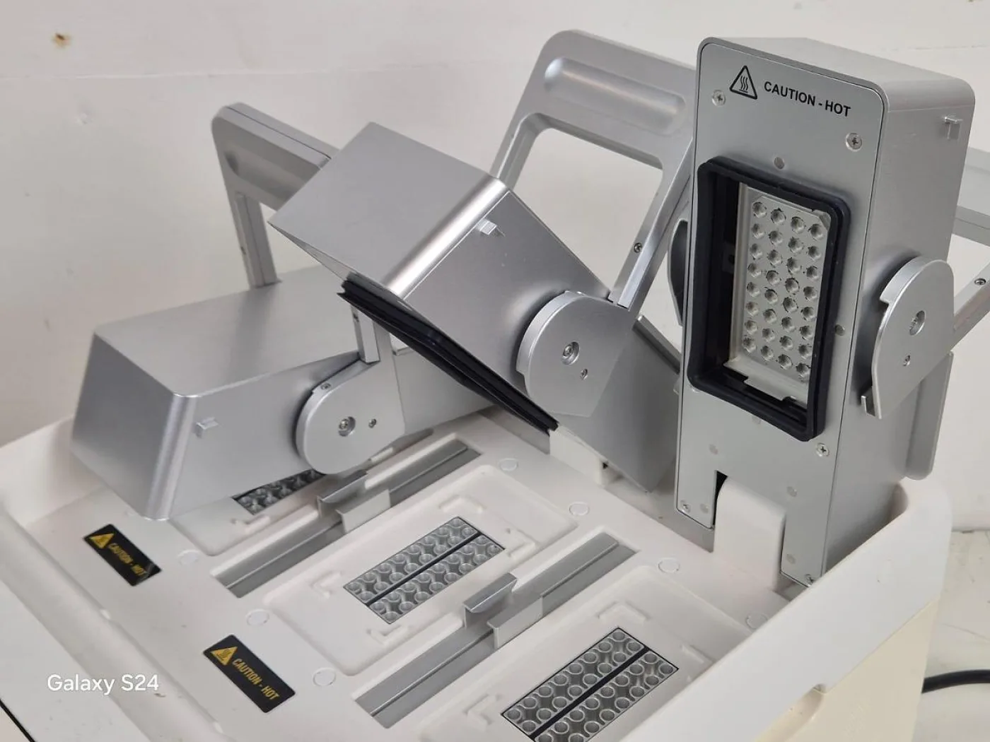 Applied Biosystems ProFlex PCR Sytem - 4