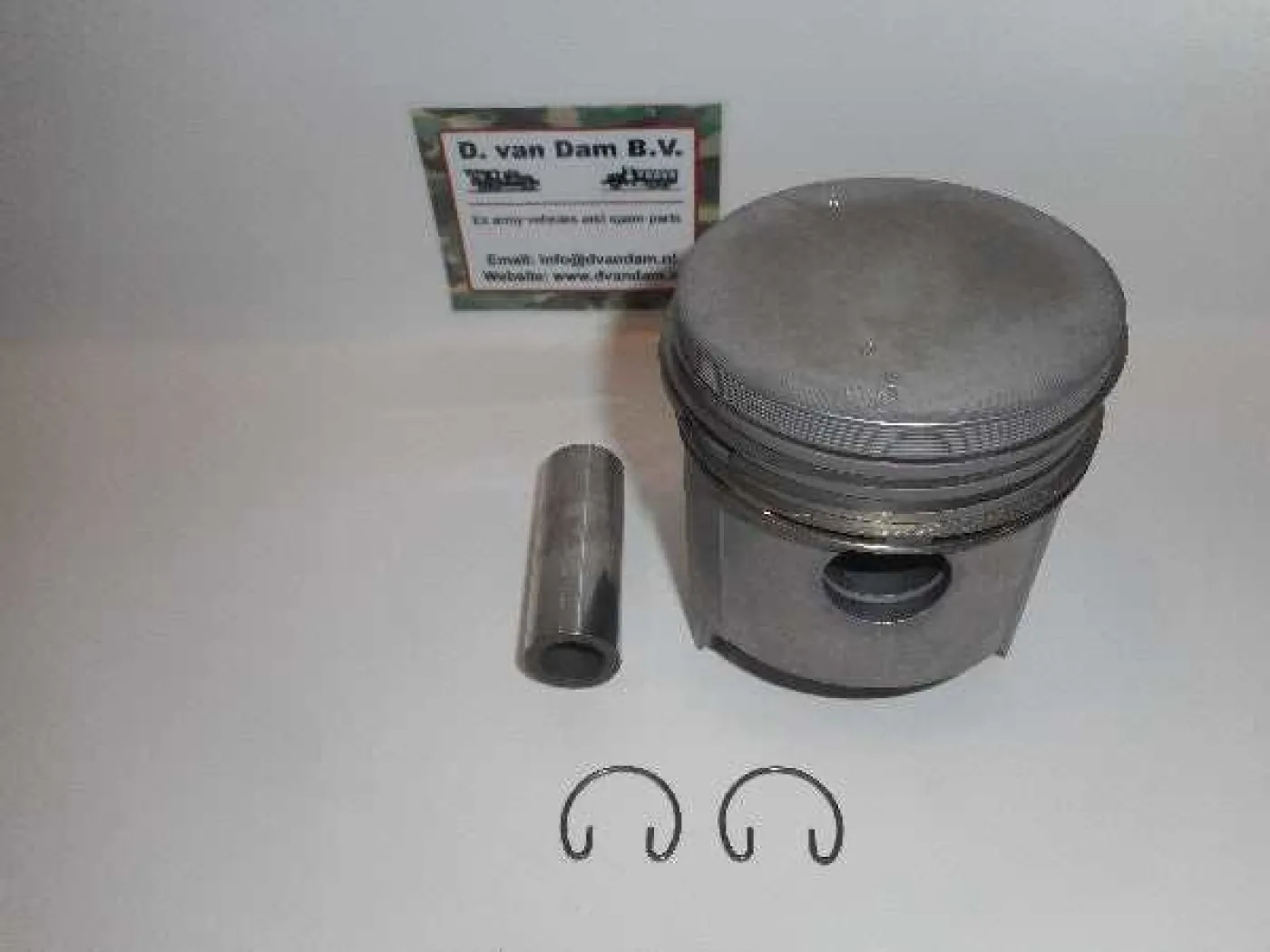 Piston 81,50MM with springs, pin and retaining clip - 1