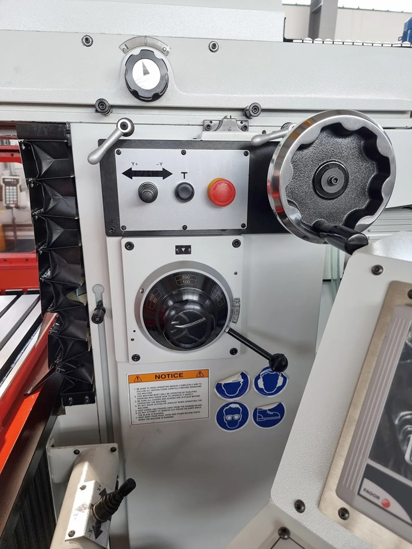 Werkzeugfräsmaschine PMU 40 - 7