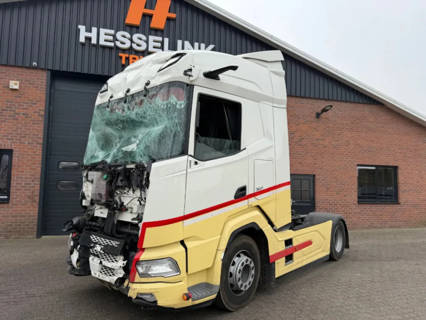 DAF XF 450 4X2 Standairco Driveable damage! - 1