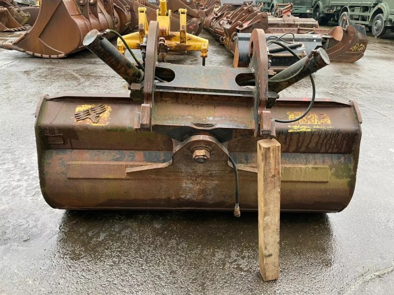 tilting bucket CW40