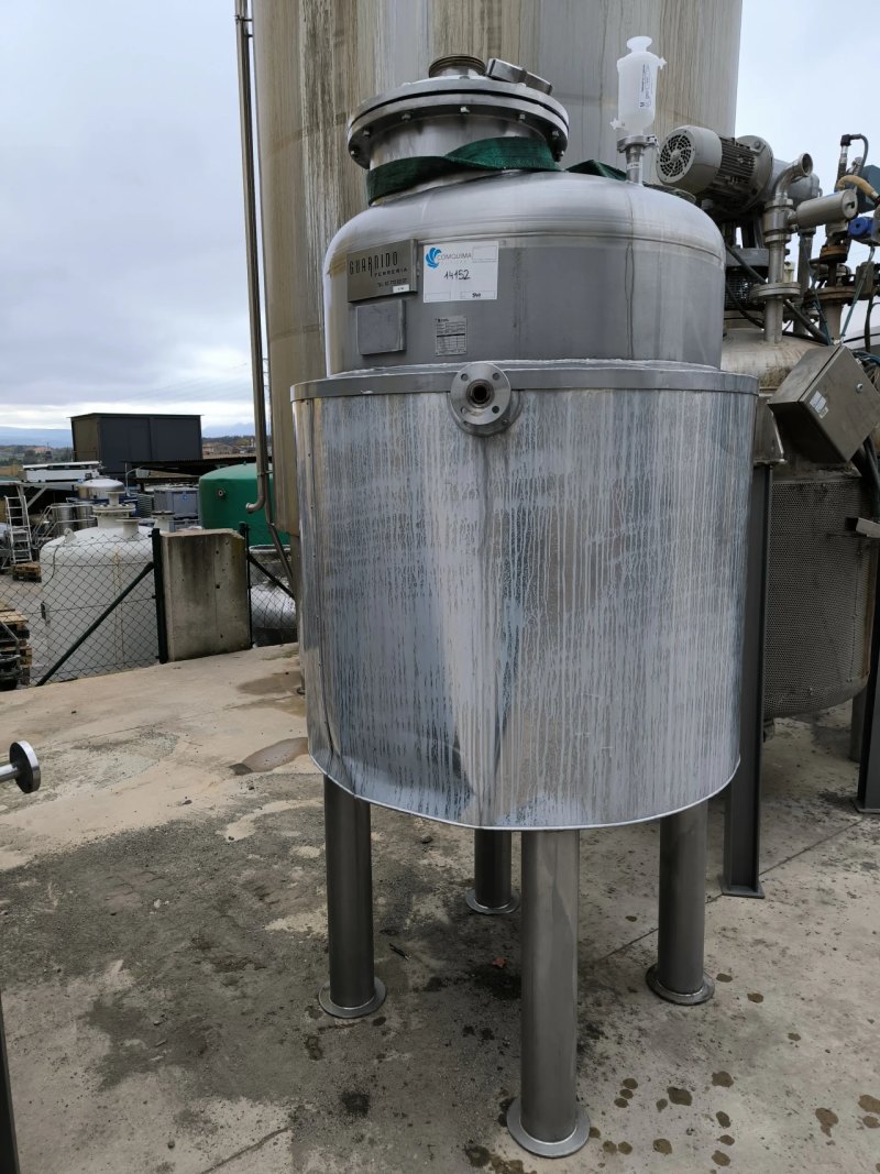 VERTICAL STAINLESS STEEL TANK 980 LITRES INSULATED