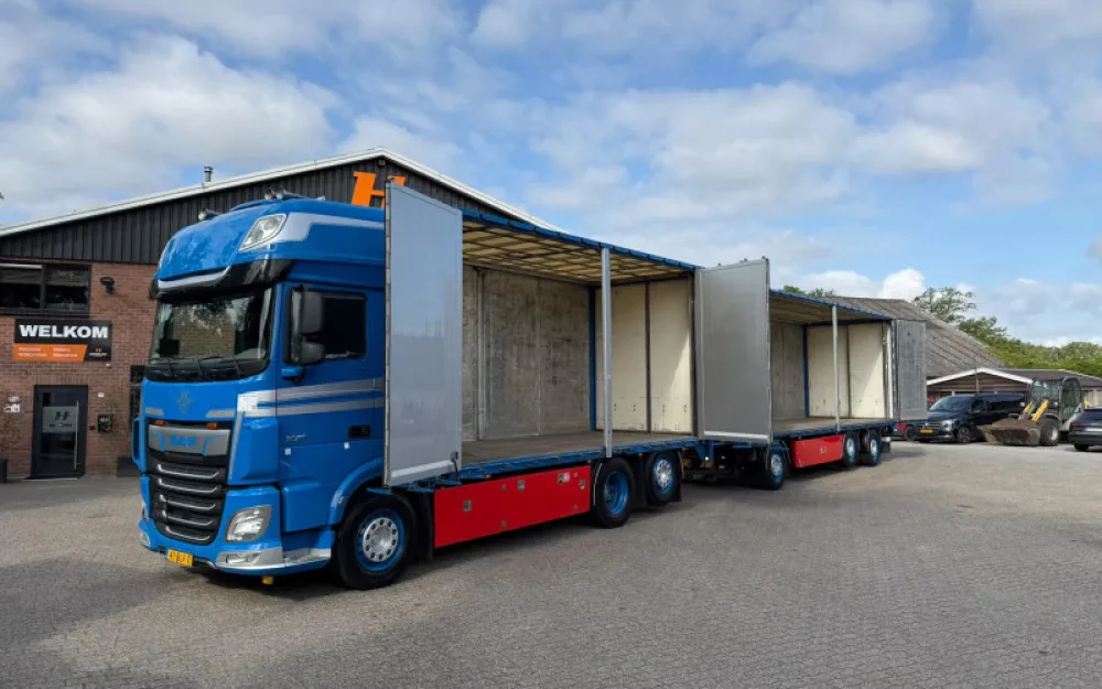 DAF XF 530 Full Air Side Doors Combi AS-3 Lift Axle/Steering Axle NL Truck