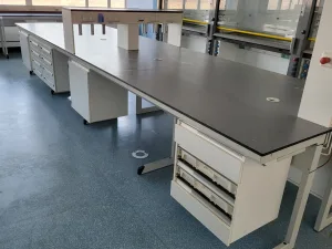 2074 – Used S+B island laboratory table (544 cm)