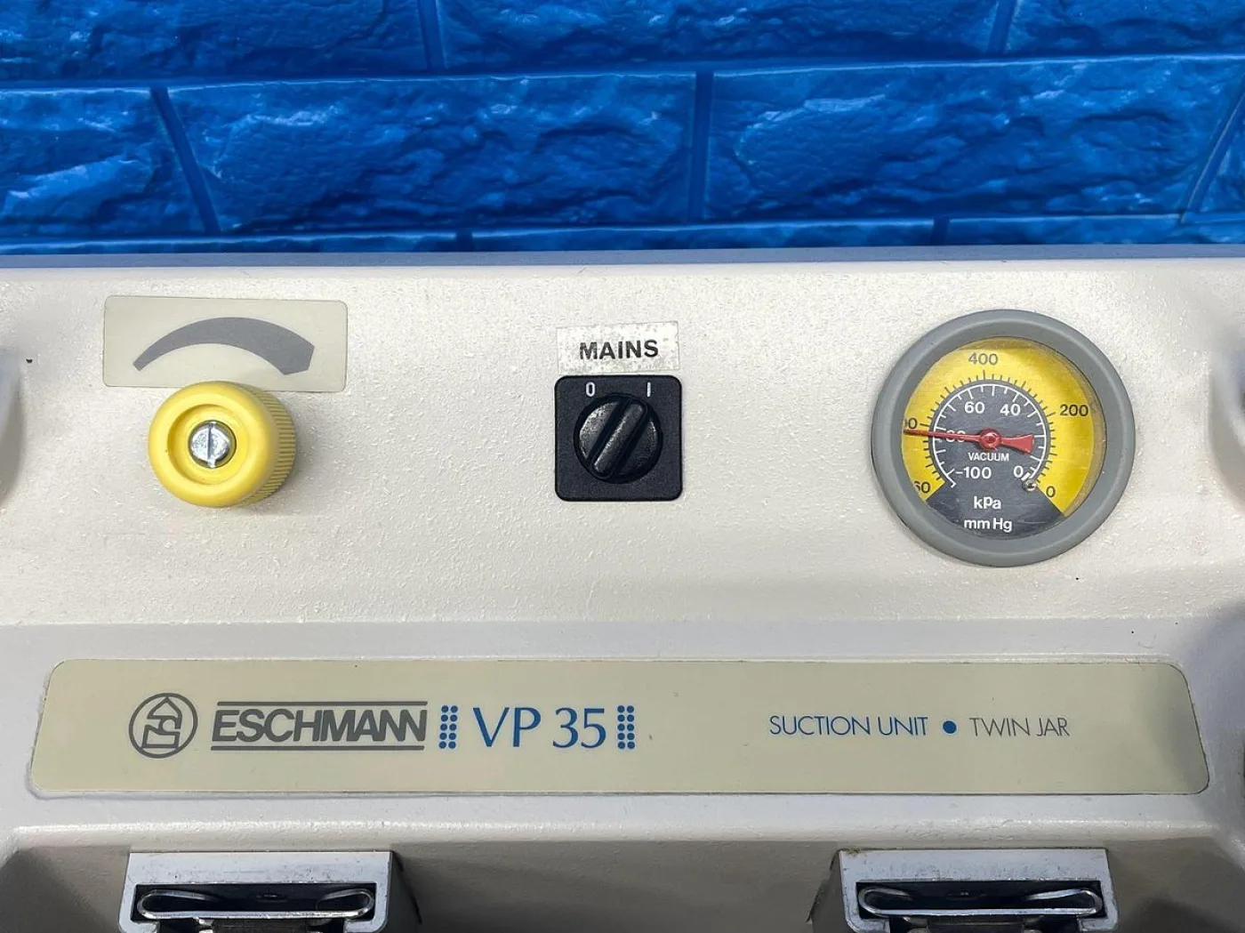 Eschmann VP35 Twin Jar Suction Pump YOM: 2004 - 4