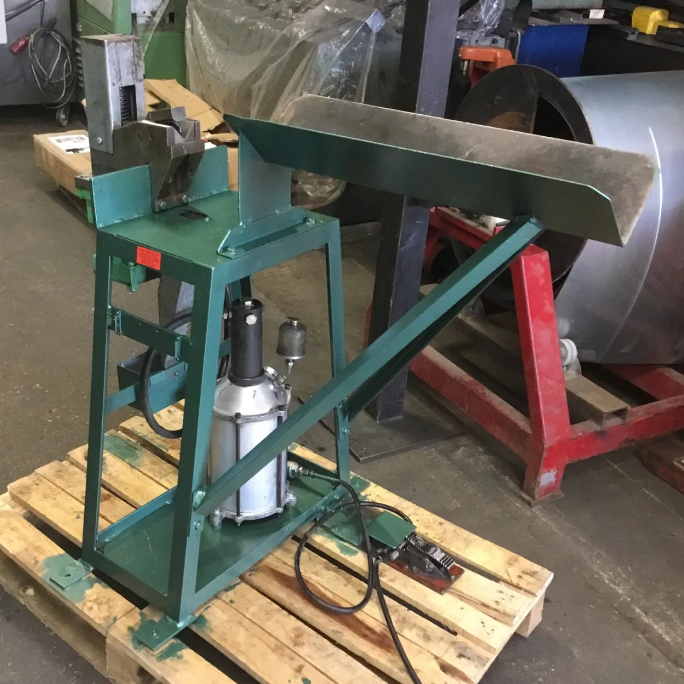 Duct Slip Joint Pneumatic Corner Notcher 50mm - WNS - W. Neal Services Ltd - 1
