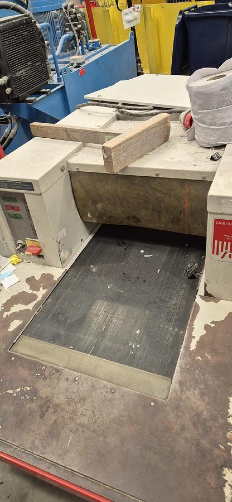 2015 Martian Yale 16.50 Heavy Duty Paper Shredder