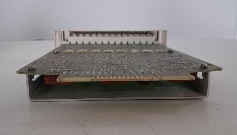 Gould Modicon B644 8-Channel Digital Input Module
