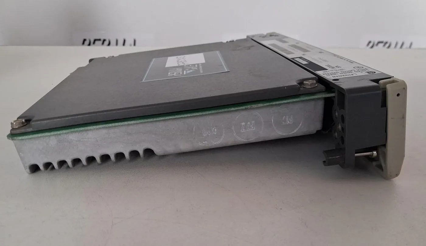 Modicon AS-B820-016 Digital Output Module - 5