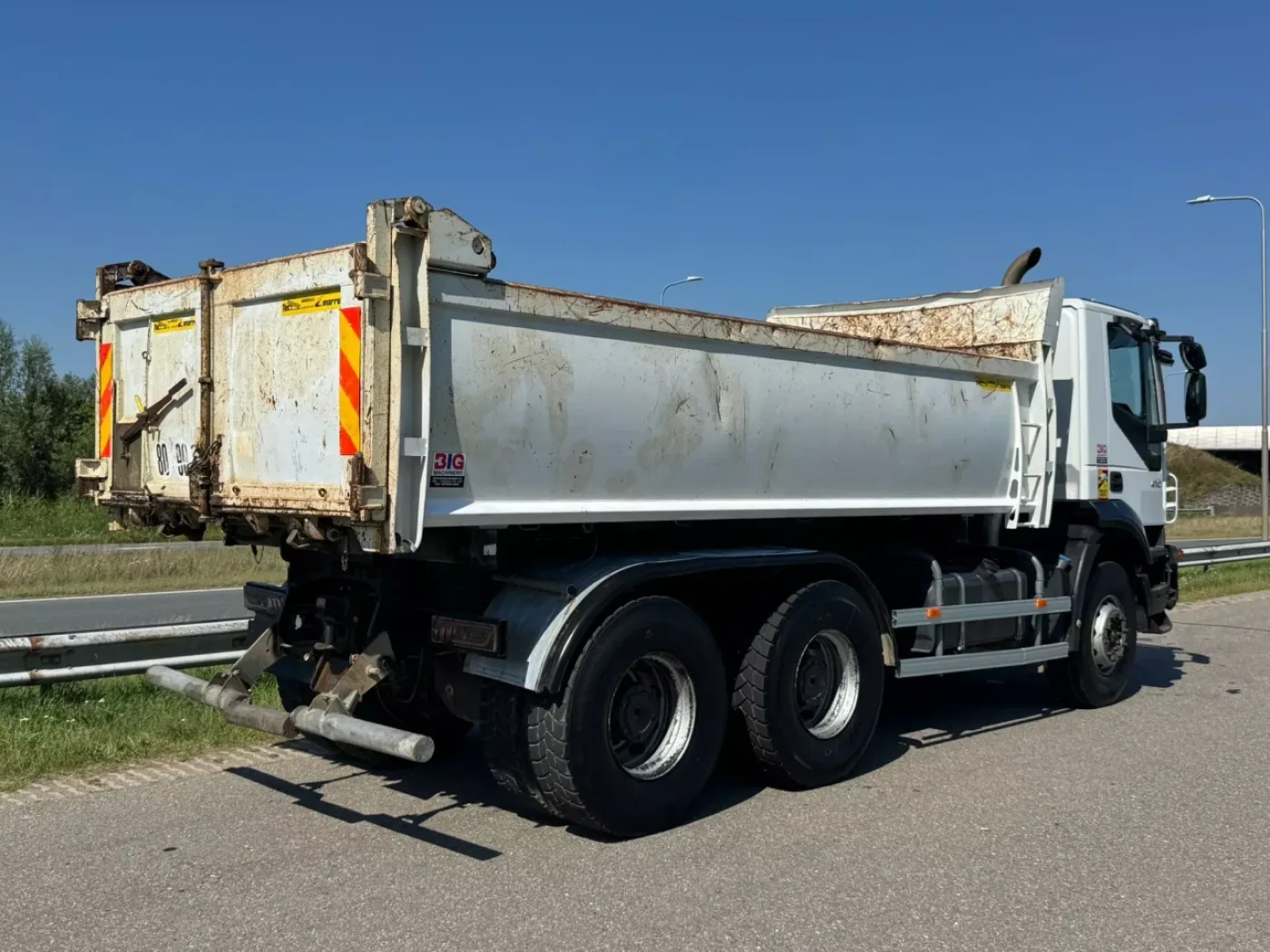 Iveco Trakker 410 6×4 Kipper - 5