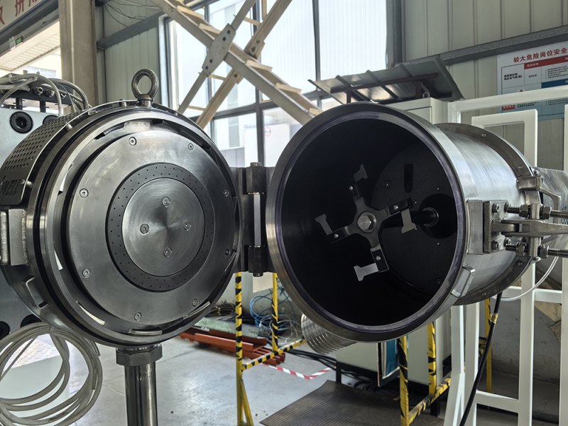 Water ring die face pelletizing system
