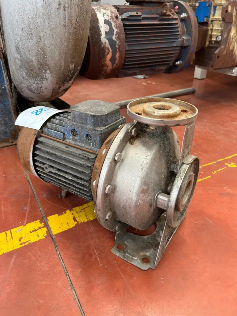 USED CENTRIFUGAL PUMP