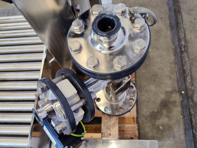 Dietrich Engeneering Consultants DSC"Dec powder transfer system" - Powder filler