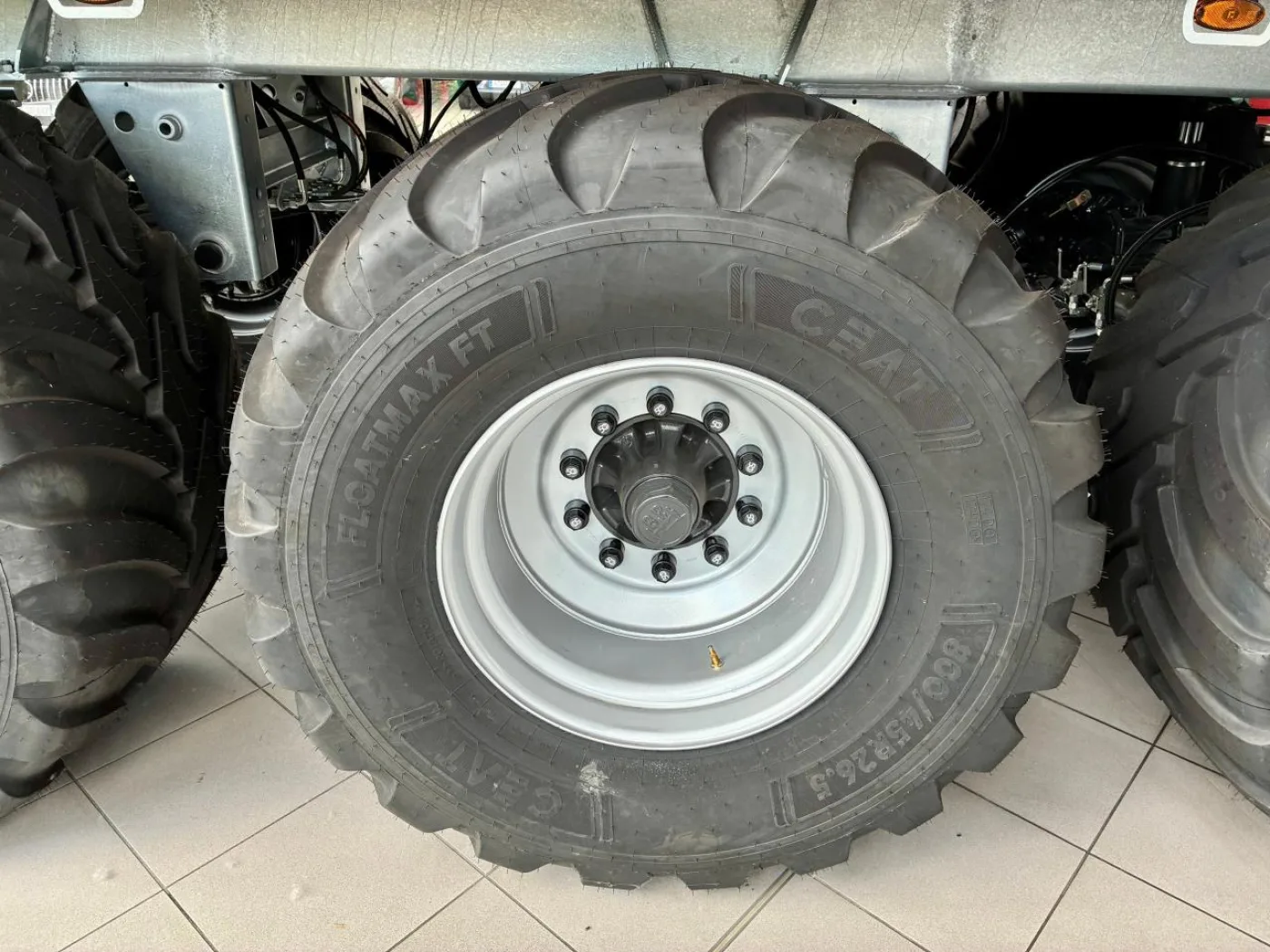 Abschiebewagen Fliegl Agrartechnik Gigant ASW 391 TAURUS FOX - 3