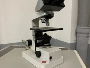 Leitz HM-Lux Labormikroskop