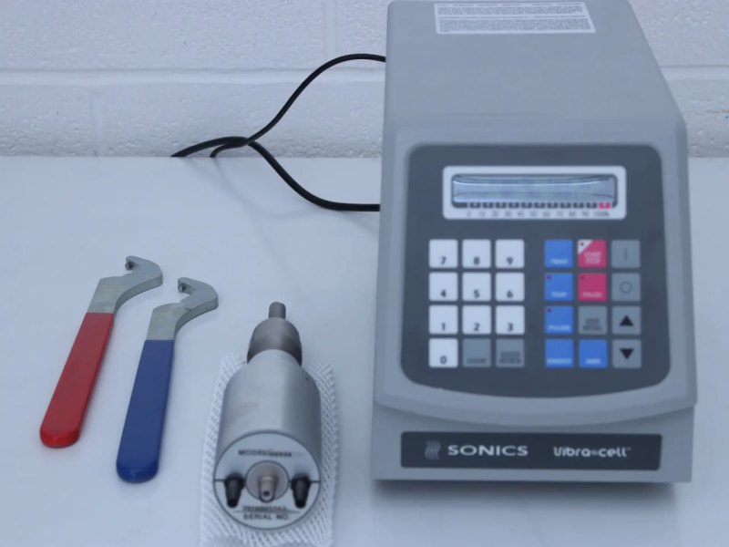 SONICS Vibra Cell VCX750 Ultrasonic Processor