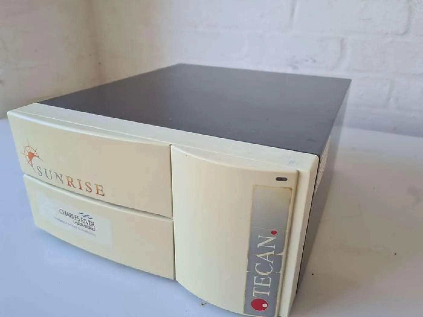 Tecan Sunrise Microplate Reader - 8