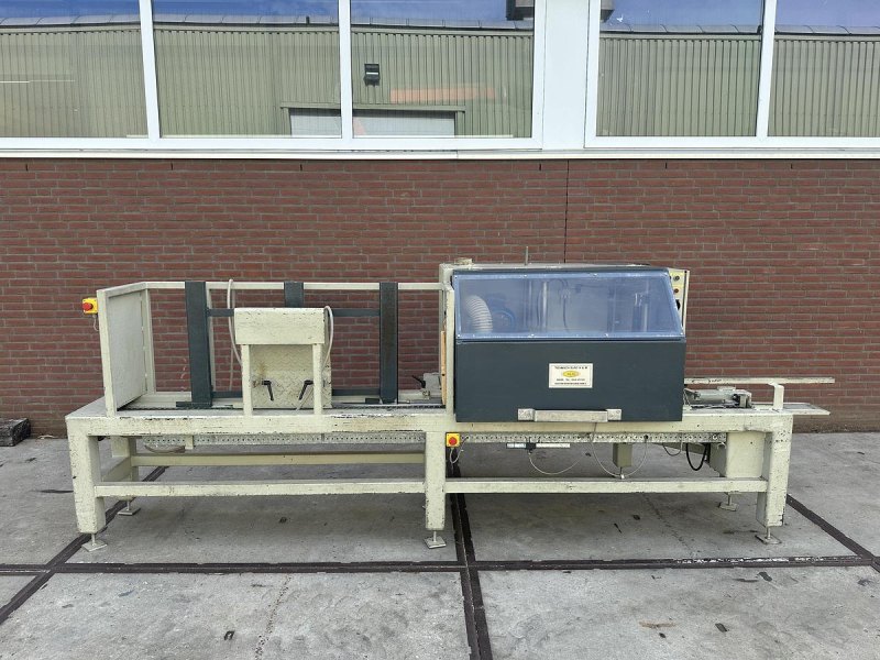 H&M inval frees machine voor pallet planken