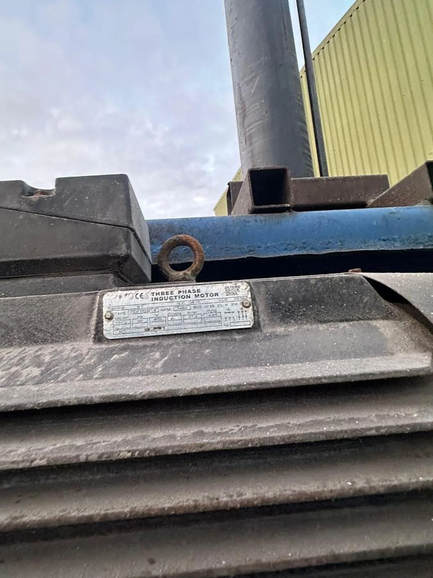2011 MACFAB Vertical Guillotine - 4