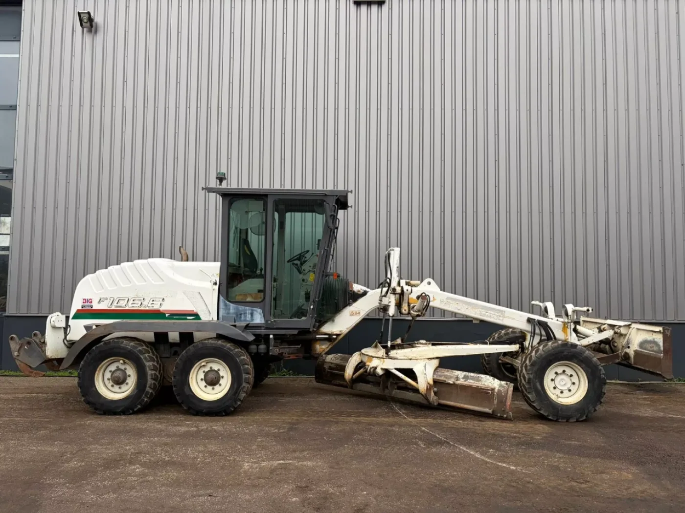 New Holland F106.6/A - 6