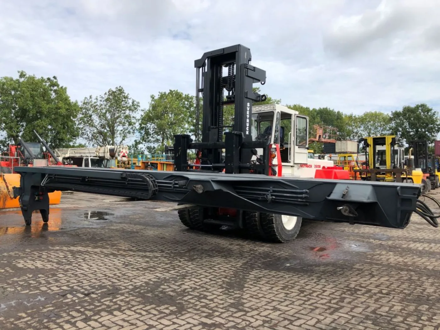 Kalmar Boom for empty containers reach stacker - 2