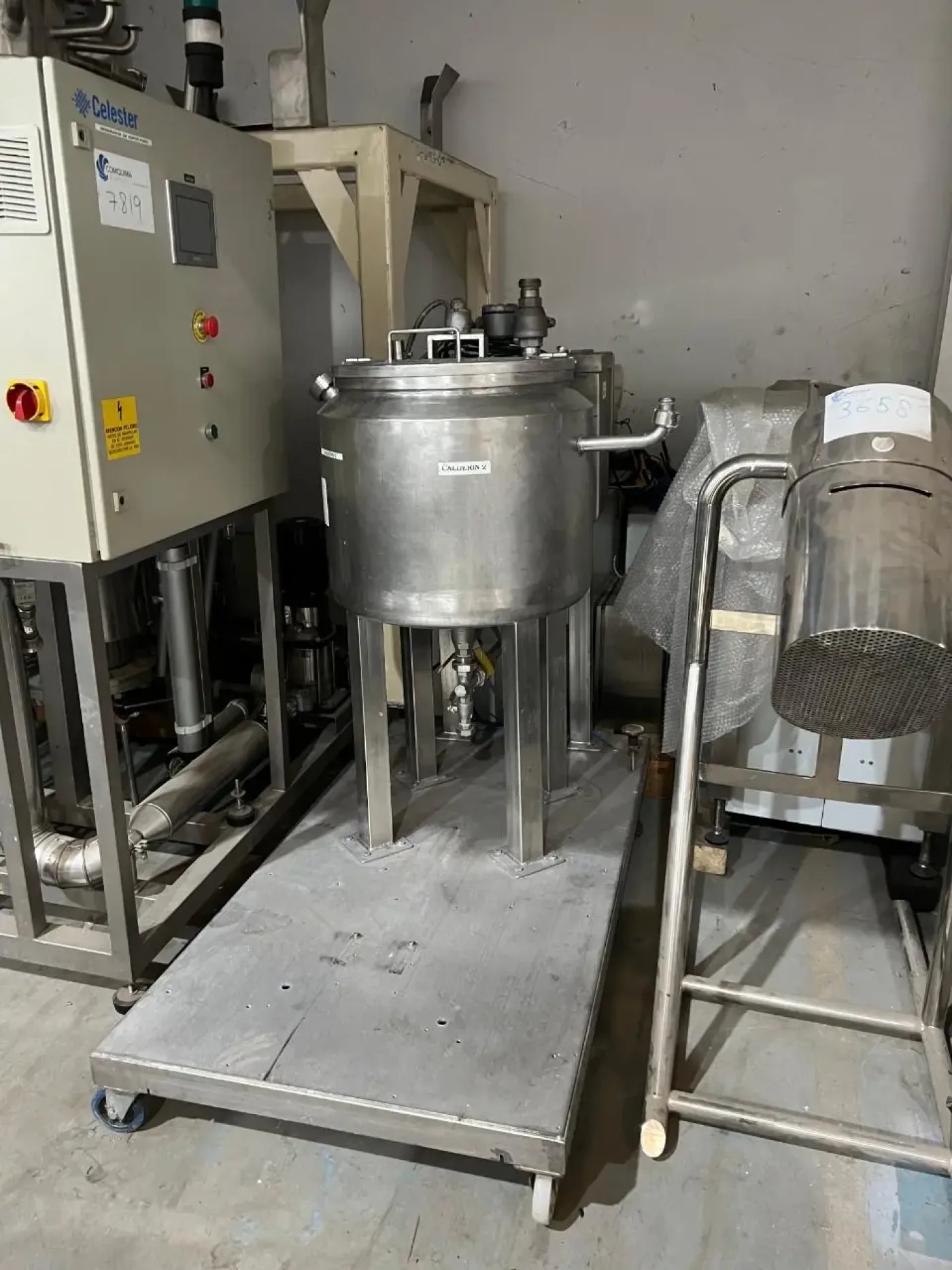 STAINLESS STEEL TANK - 6