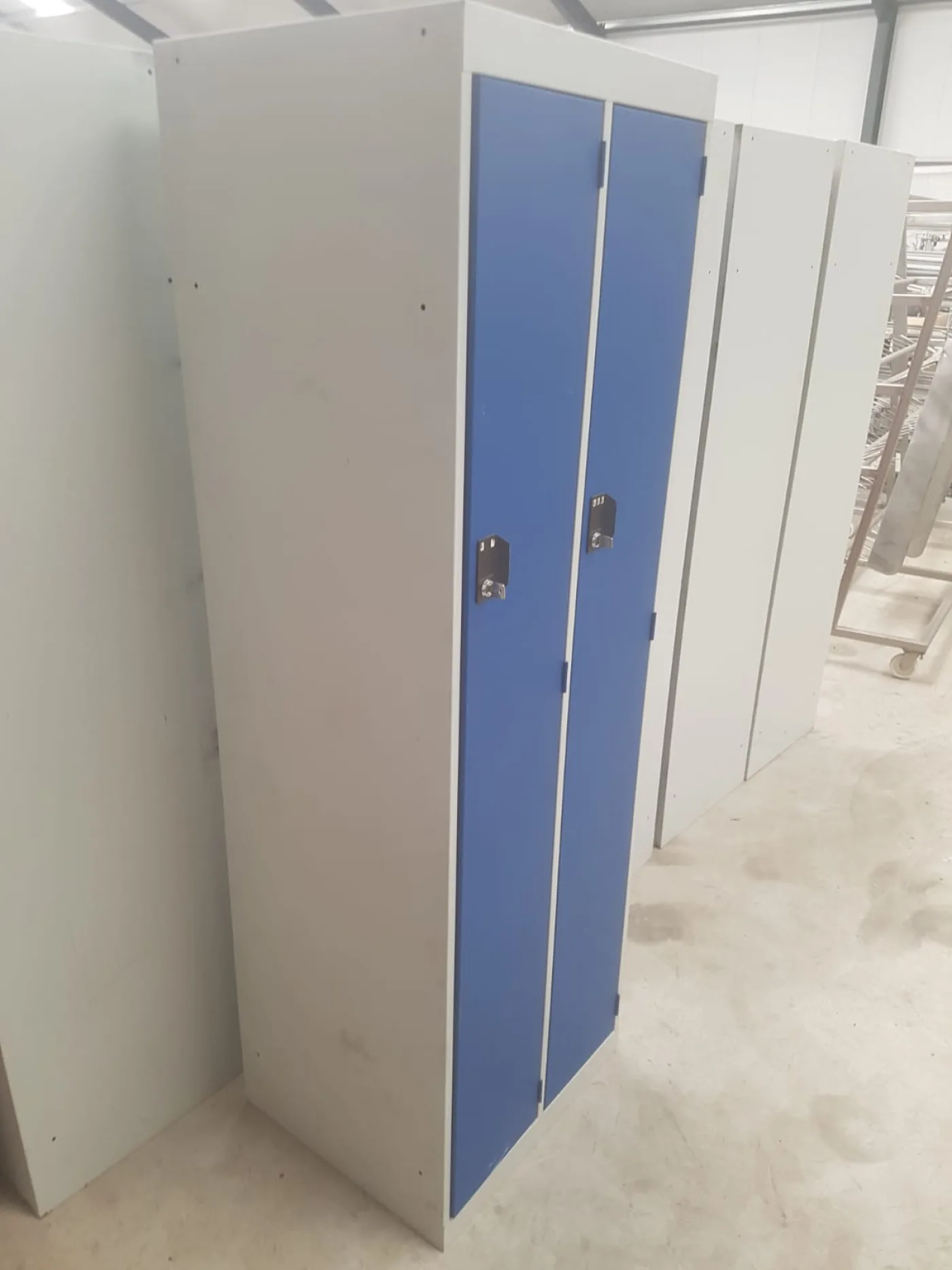 Double lockers, Red & Blue - 2