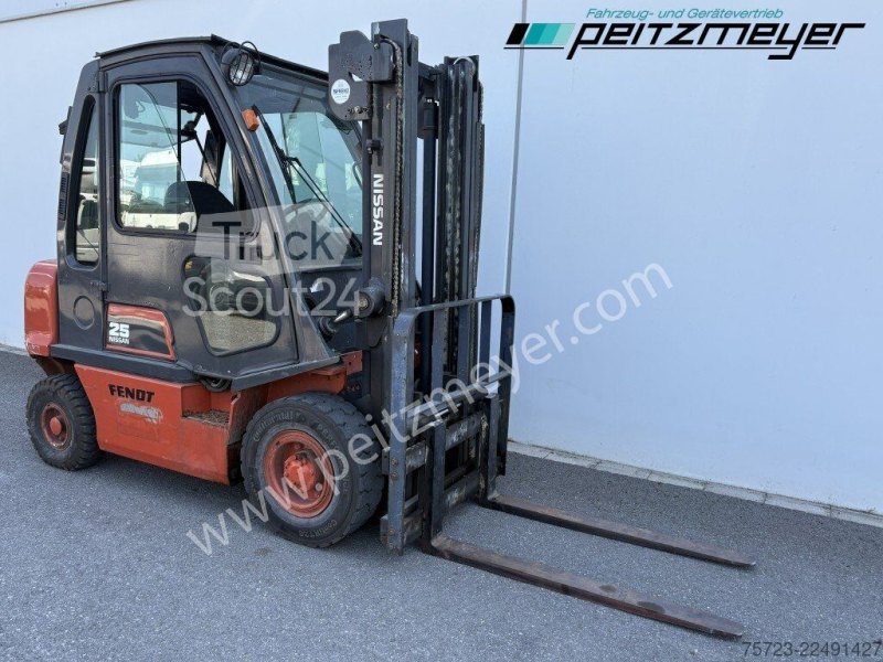 Nissan Gabelstapler 2,5 t. Gas mit Kabine und Heizung