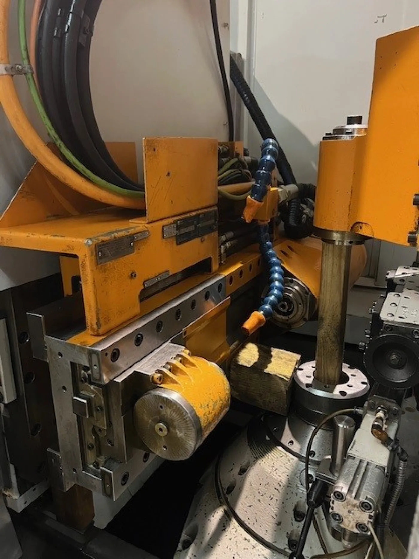 CNC Gear Hobbing Machine – LIEBHERR LC150 - 7