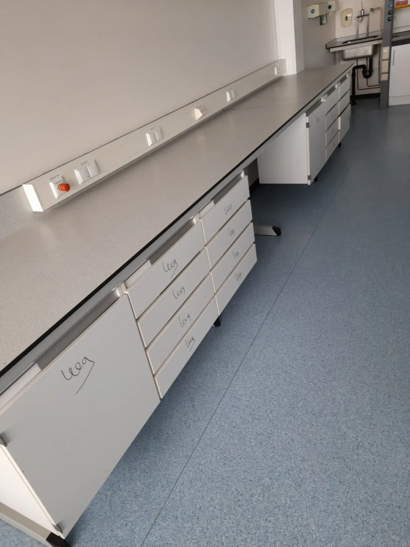 Used laboratory wall tables from SplusB - 1