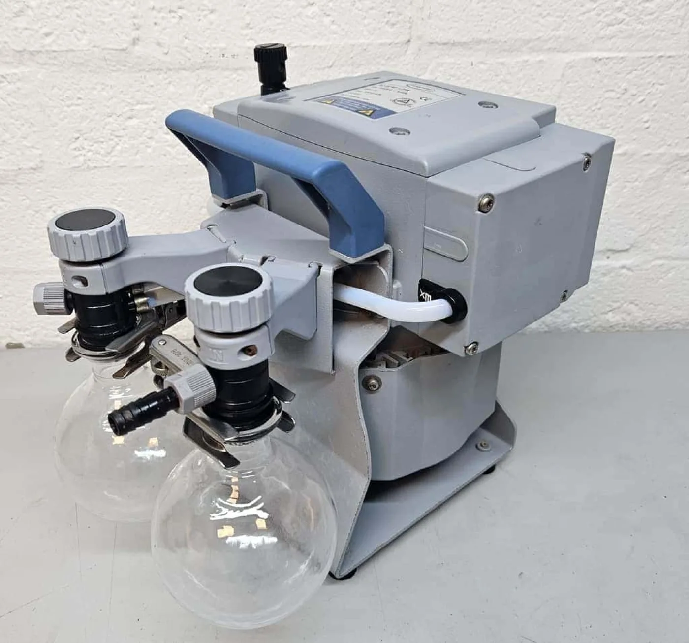 Vacuubrand MZ2C NT + 2AK Chemieresistente Membraanvacuumpomp - 1