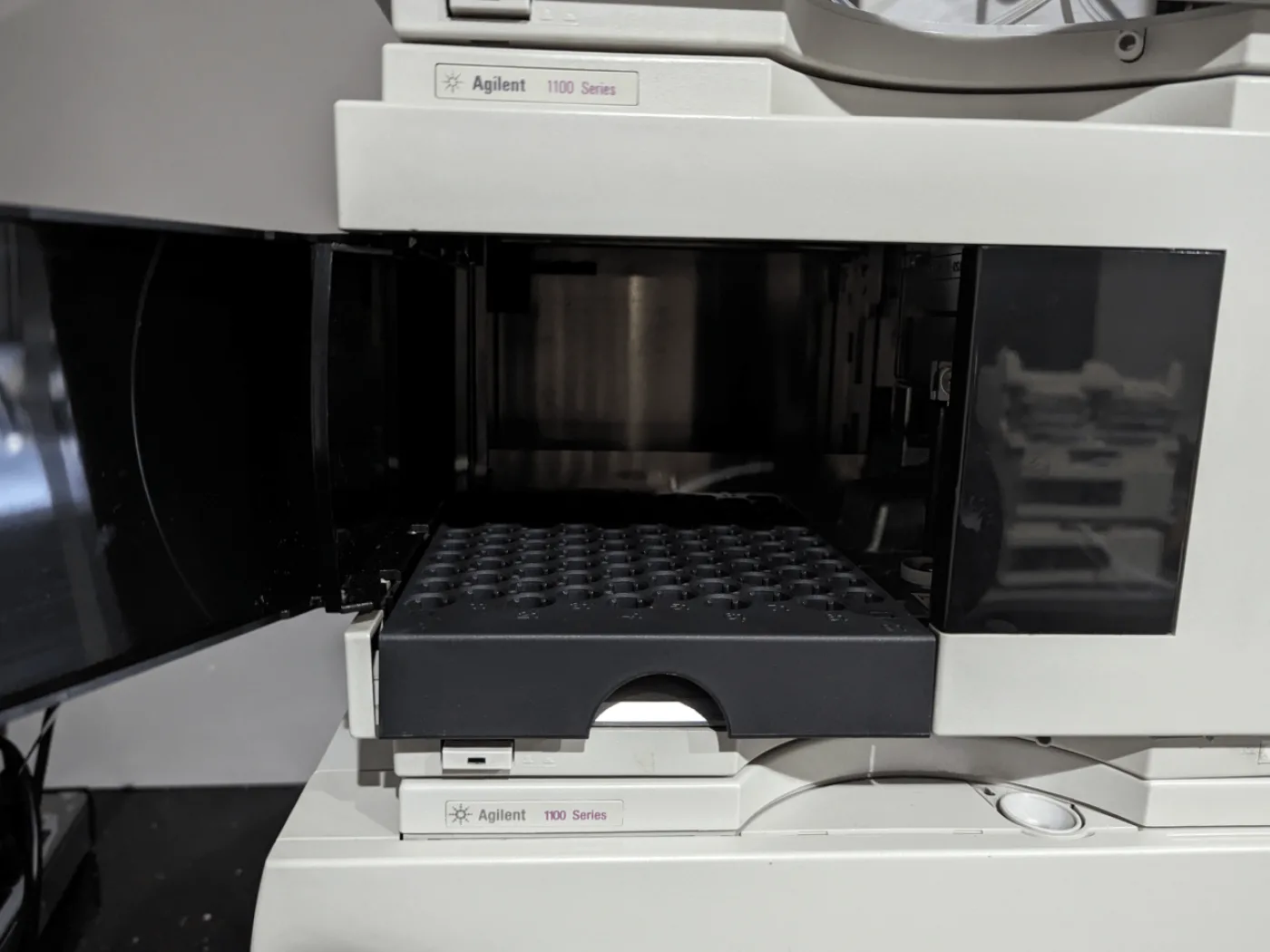 Agilent 1100 HPLC System with Degasser and DAD - 2