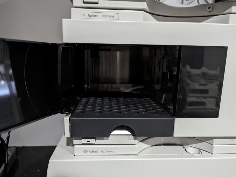Agilent 1100 HPLC System with Degasser and DAD