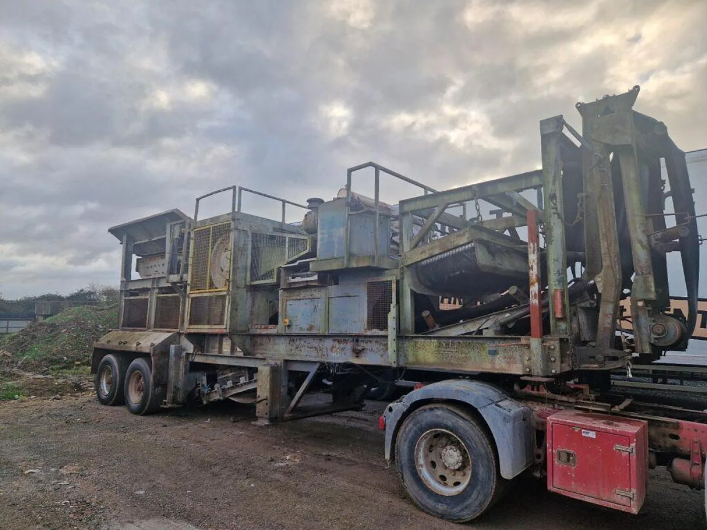 1997 Brown Lennox 30 x 18 Mobile City Crusher - 2