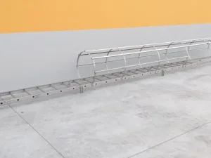 VERTICAL LADDER IN STAINLESS STEEL TO BE FIXED TO THE WALL, SECOND-HAND EQUIPMENT
