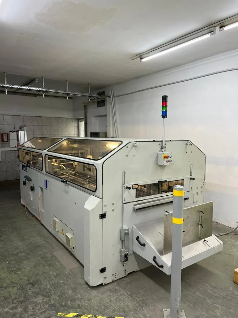 Kolbus UKV 400 dispositivo para cubiertas plegadas