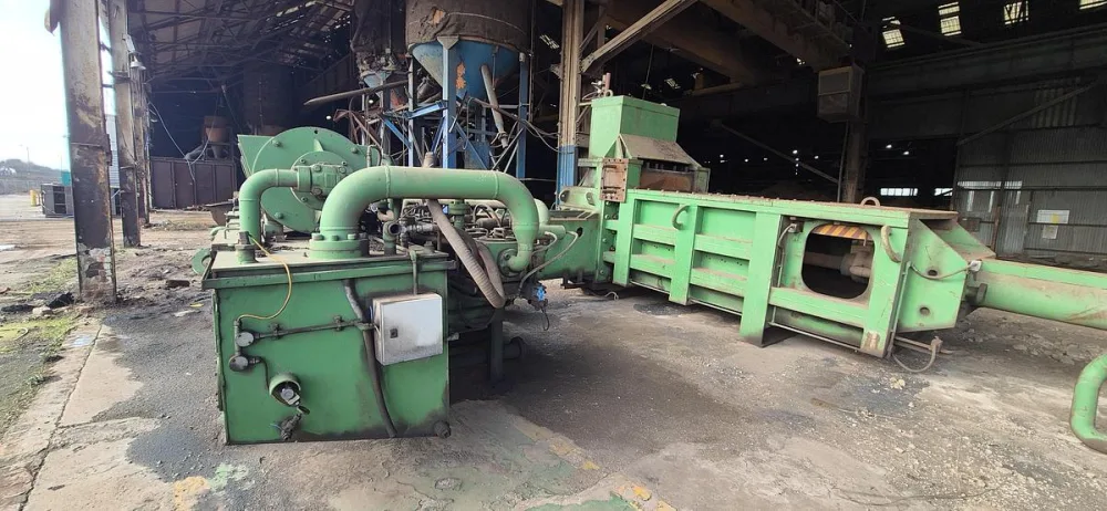 Harris TGS 215 3-RAM Metal Baler