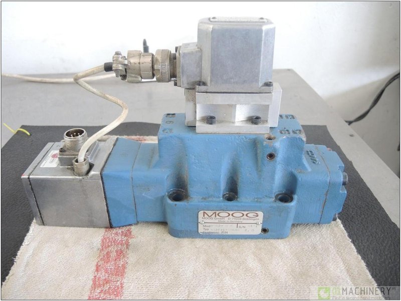 2010 MOOG D662-808C AI2584